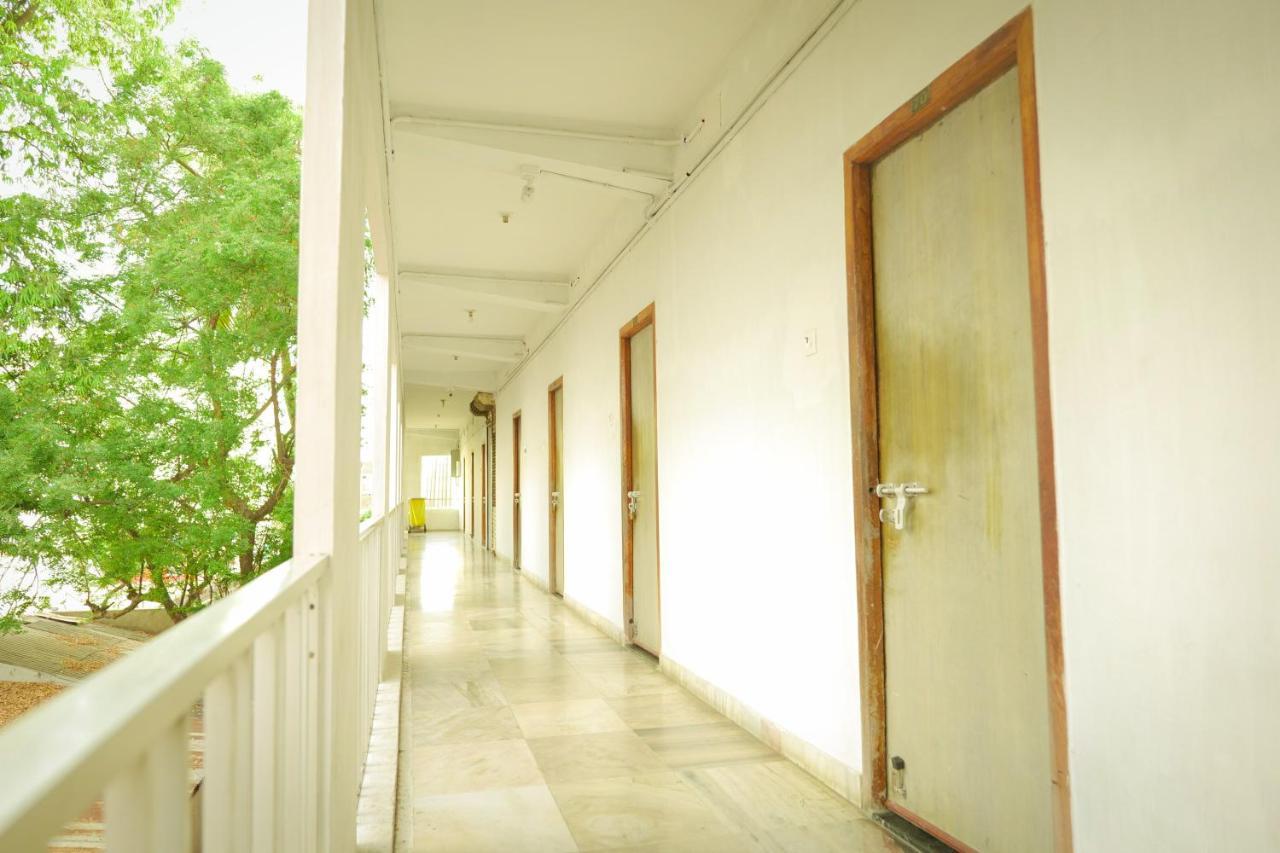 Balaji Lodge Villupuram Exterior foto